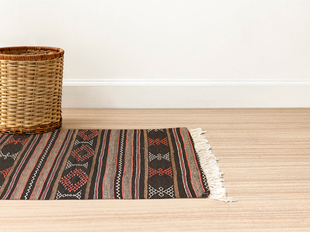 Embellish - Size: 3.11 x 2.7 - Imam Carpet Co