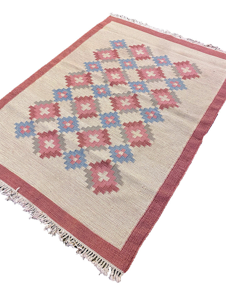 Beldibi - Size: 5.10 x 4.4 - Imam Carpet Co