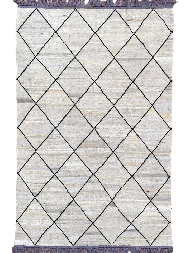Moroccan Flatweave Rug - Size: 8.2 x 5.5
