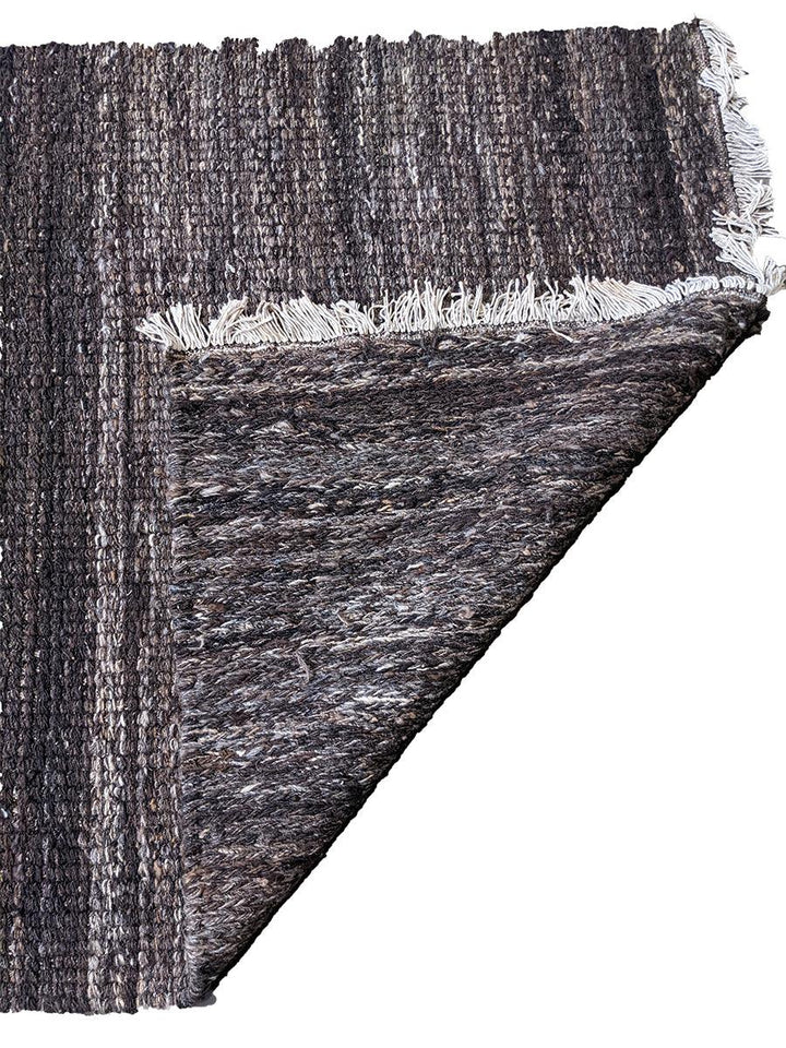 Lumani - Size: 5.8 x 3.11
