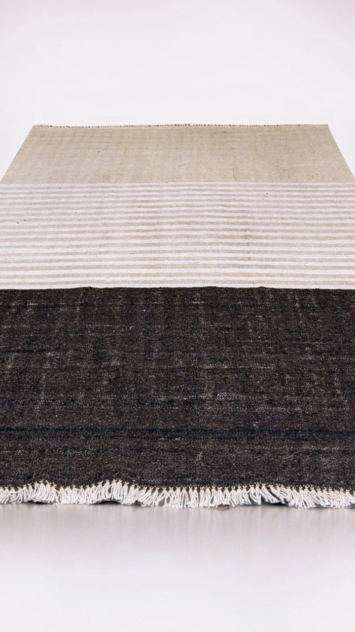 Evolve - Size: 8 x 5.1 - Imam Carpet Co