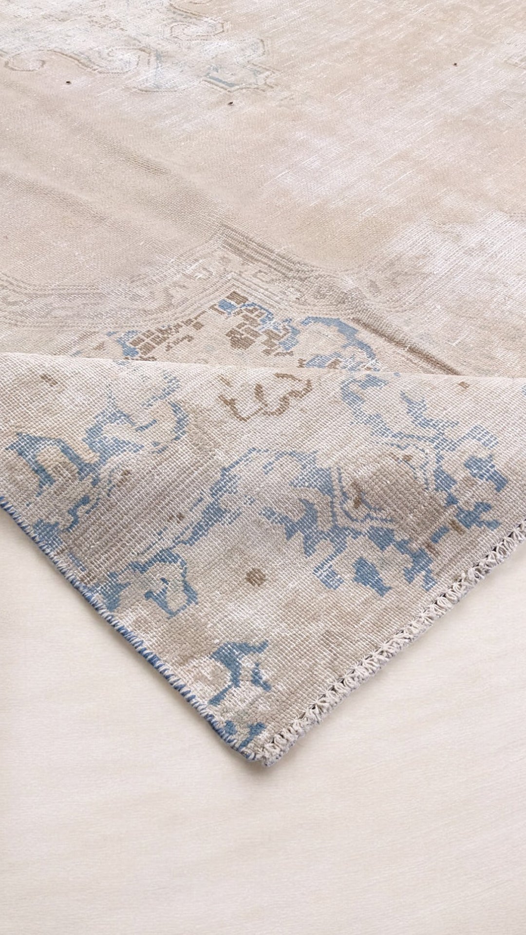 Orlune - Size: 10.6 x 7.4