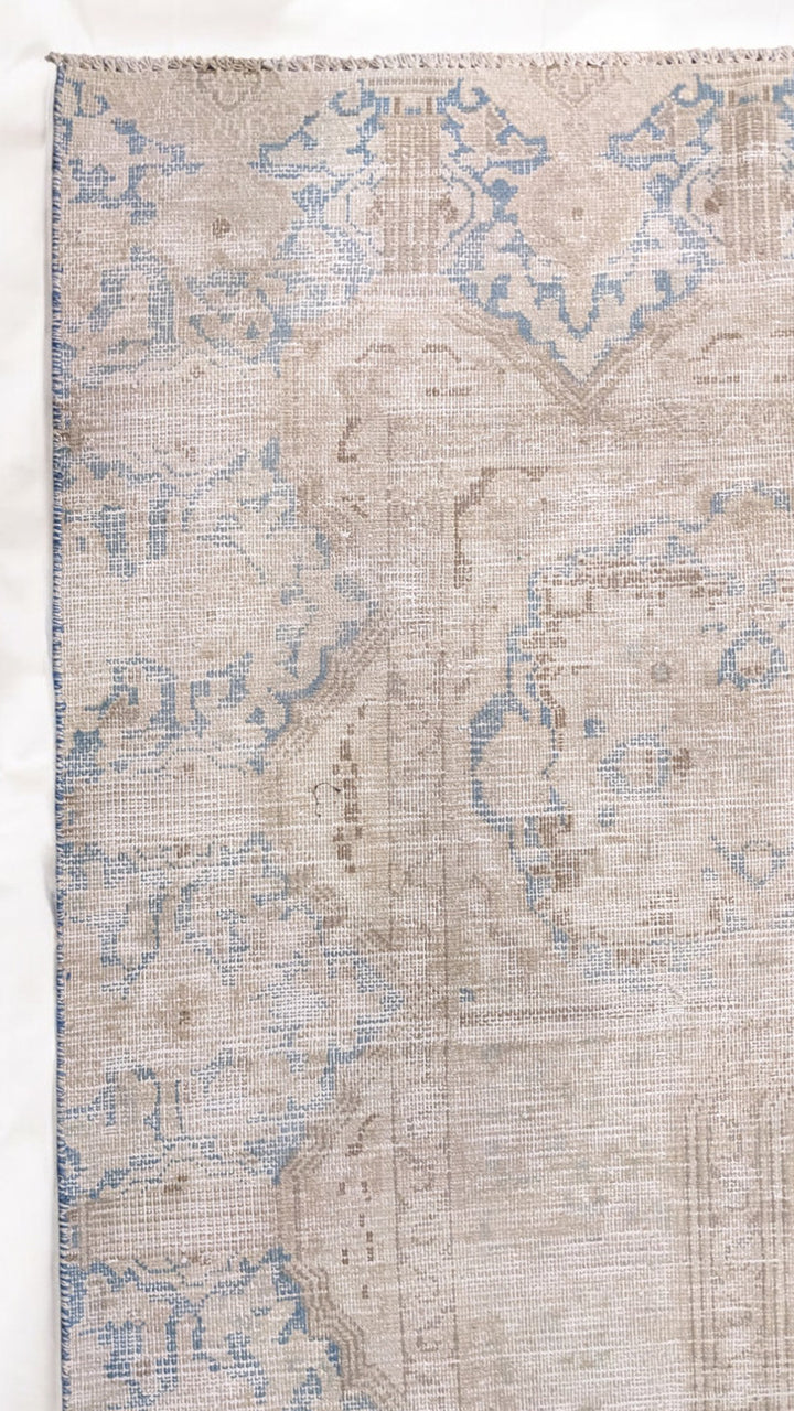 Orlune - Size: 10.6 x 7.4