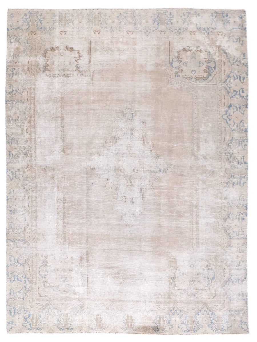 Orlune - Size: 10.6 x 7.4