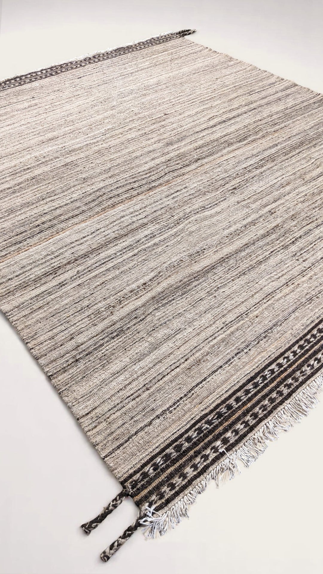 Sylvaris Modern Flatweave Rug - Size: 10 x 8.4