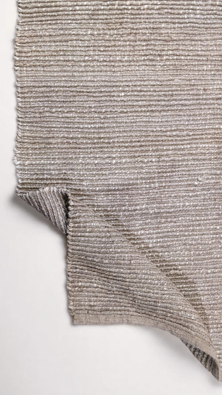 Braided Natural Jute Rug - Size: 6.6 x 4.8