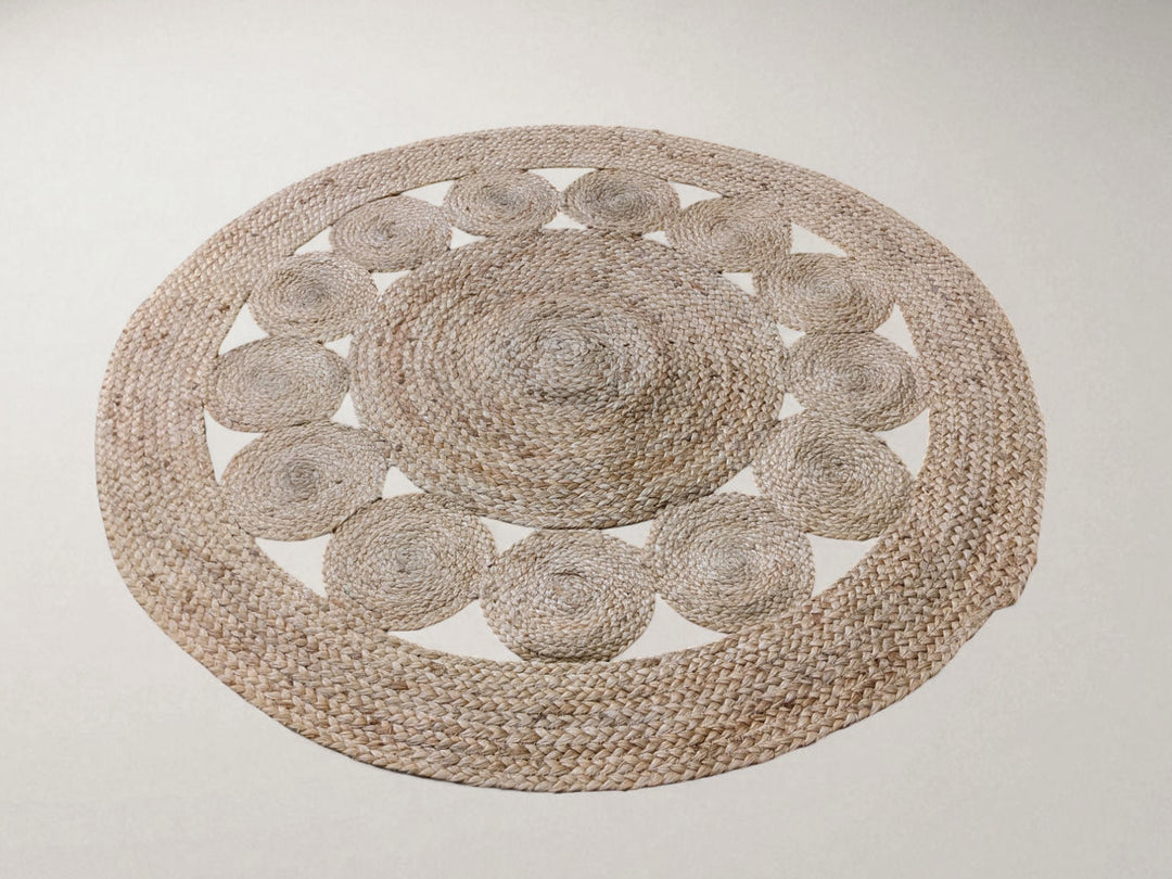 Braided Natural Round Jute Rug - Size: 3.11 x 3.11
