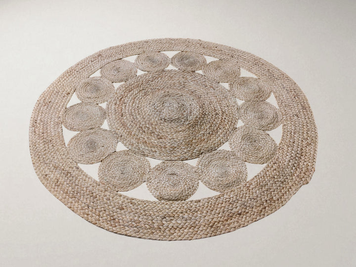 Braided Natural Round Jute Rug - Size: 3.11 x 3.11