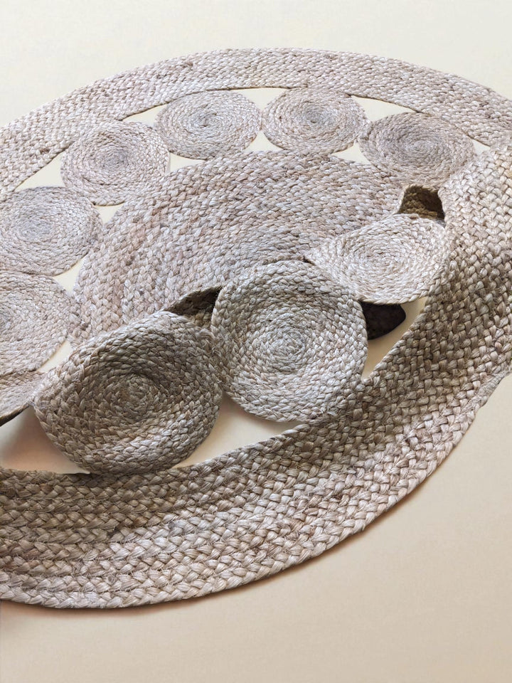 Braided Natural Round Jute Rug - Size: 3.11 x 3.11
