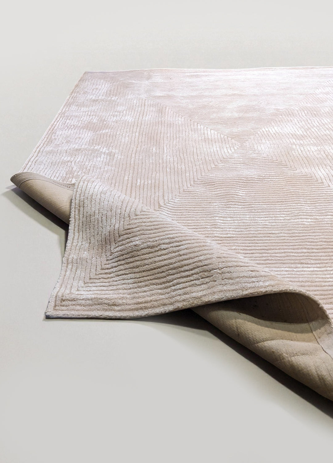 Evoa Hand Tufted Rug - Size: 10 x 7