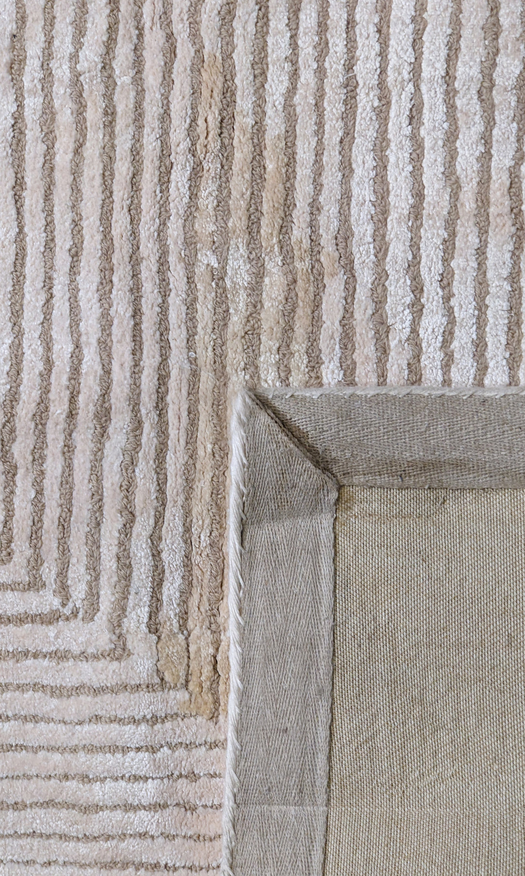 Evoa Hand Tufted Rug - Size: 10 x 7