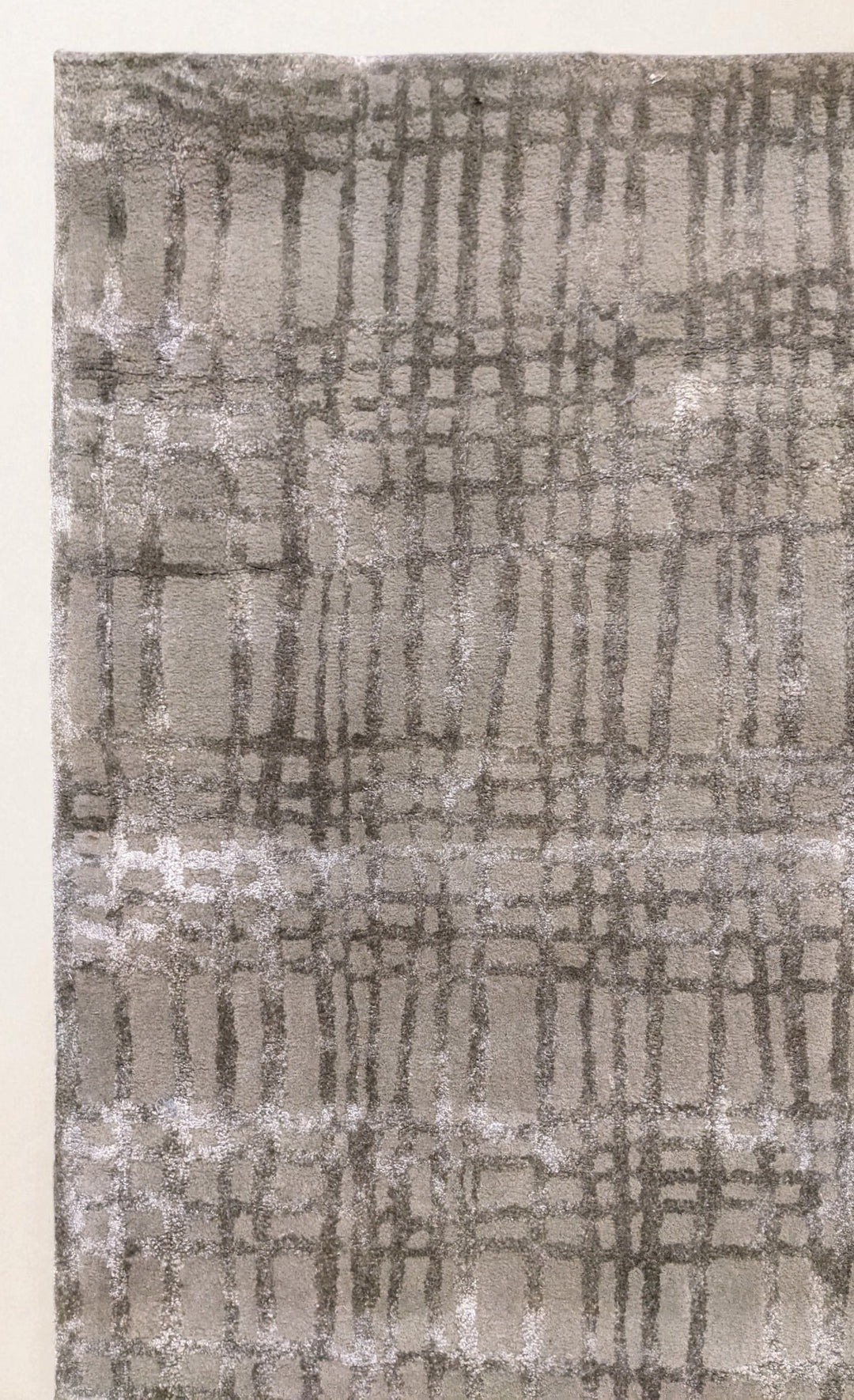 Arlo Hand Tufted Rug - Size: 9 x 6.2