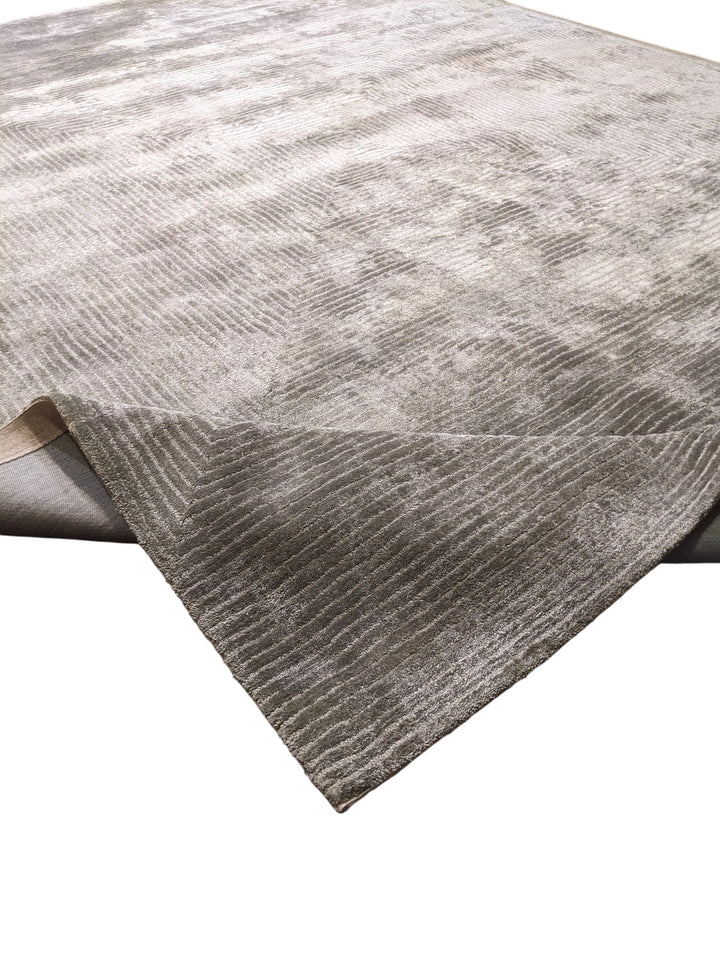 Veya Hand Tufted Rug - Size: 10 x 8