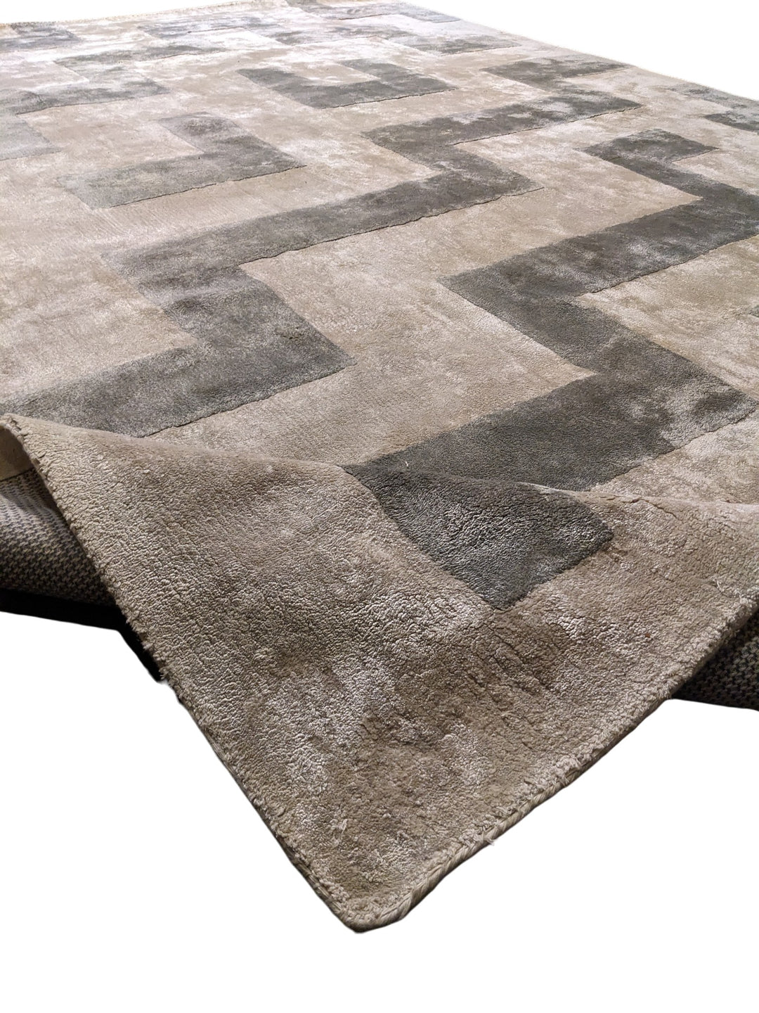 Arnalu Hand Tufted Rug - Size: 11.1 x 8.5