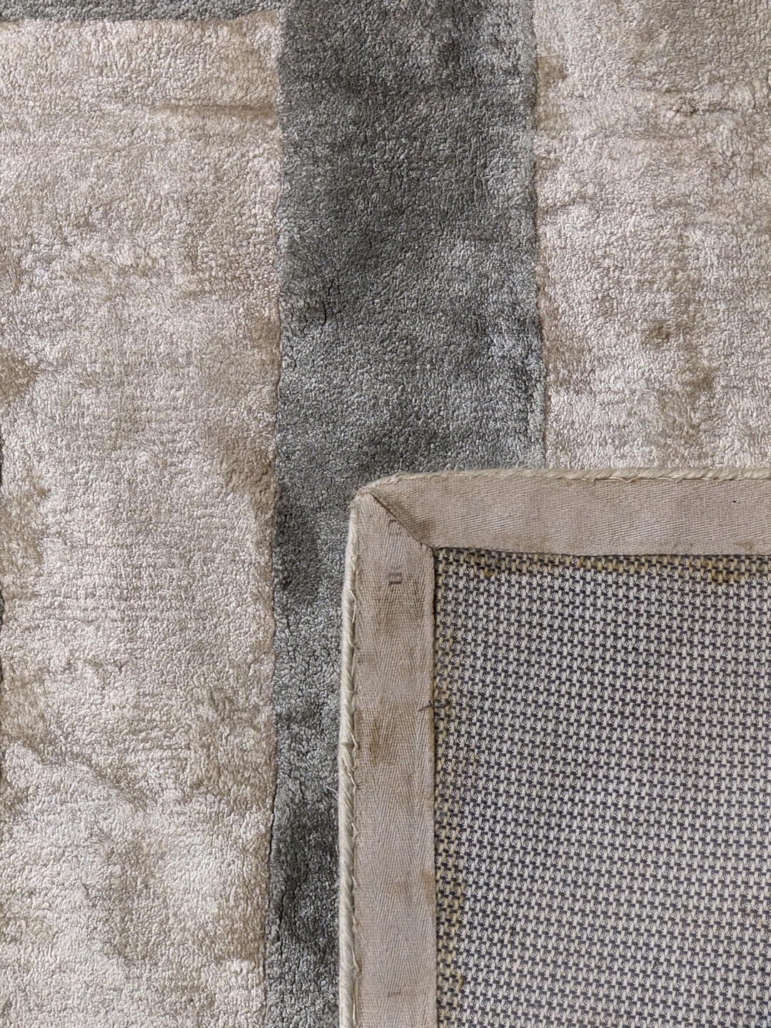 Arnalu Hand Tufted Rug - Size: 11.1 x 8.5