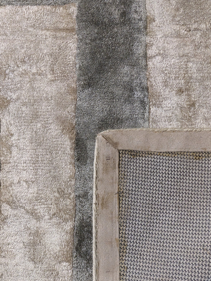 Arnalu Hand Tufted Rug - Size: 11.1 x 8.5