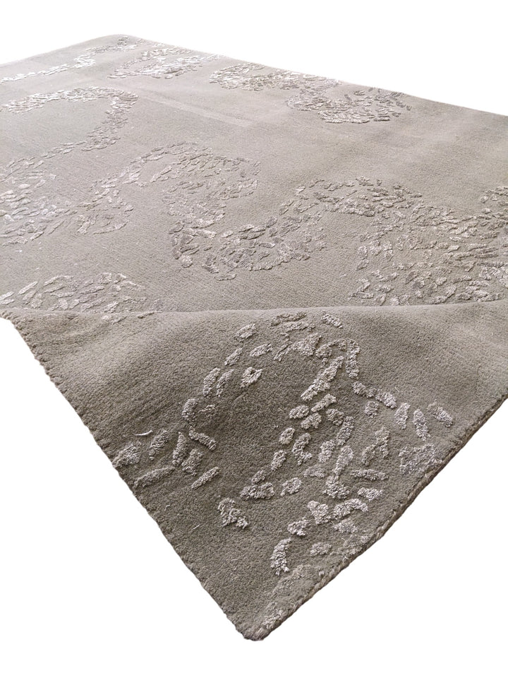 Vori Hand Tufted Rug - Size: 8.10 x 6