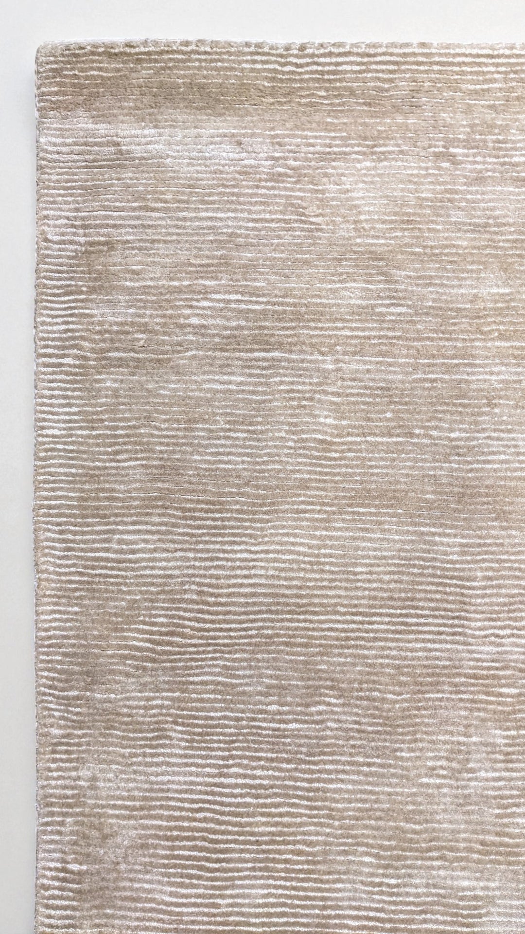 Tavi Hand Tufted Rug - Size: 10.2 x 7.1