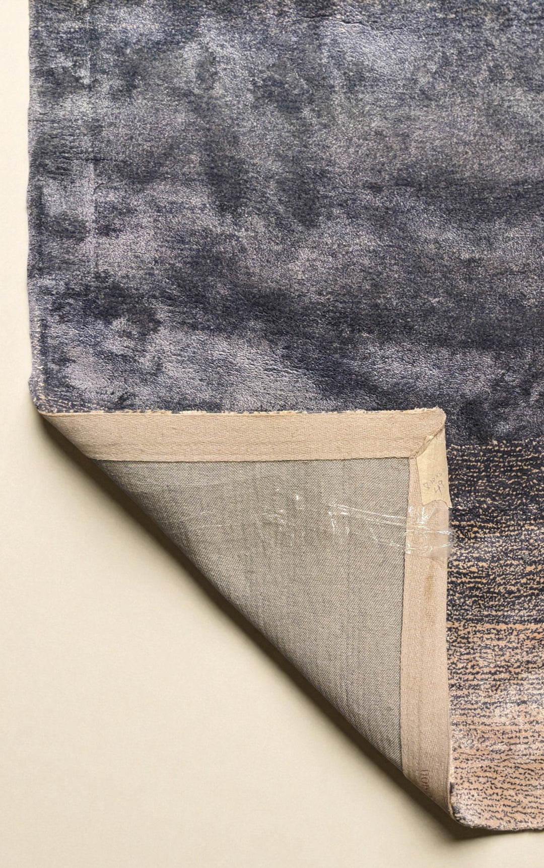 Rava Hand Tufted Rug - Size: 8.10 x 5.11