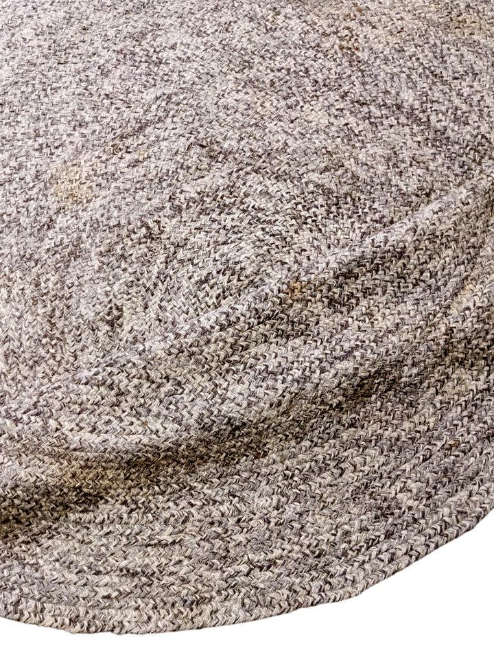 Braided Natural Round Jute Rug - Size: 5.10 x 5.10