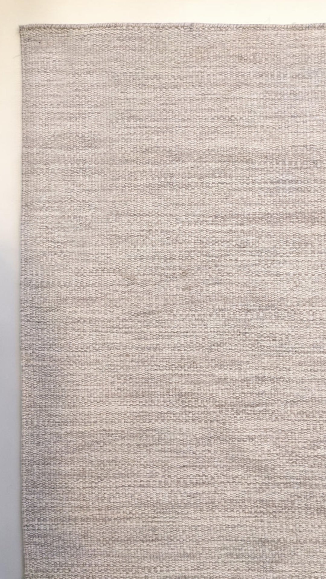 Modern Flatweave Rug - Size: 7.5 x 5.3