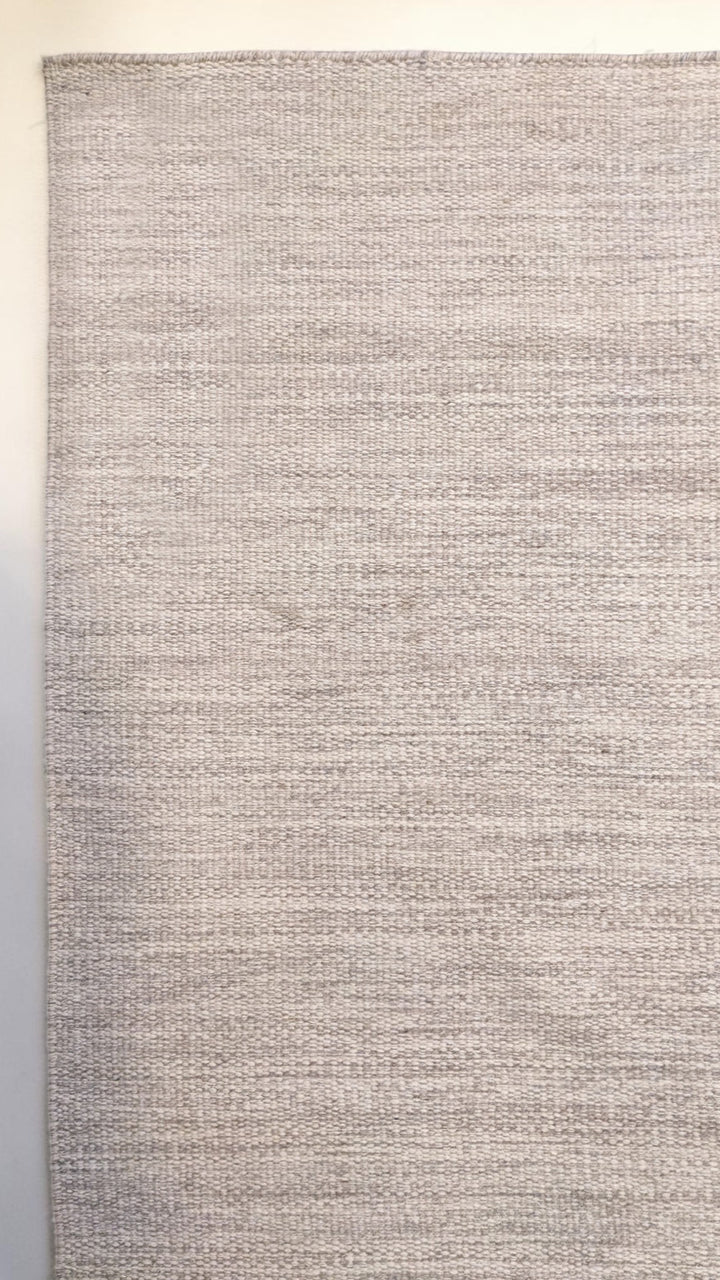 Modern Flatweave Rug - Size: 7.5 x 5.3