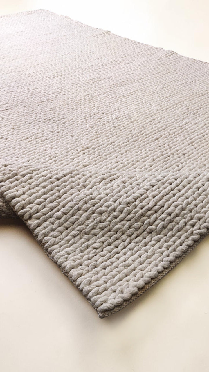 Damro Modern Textured Wool Rug - Size: 8.10 x 6