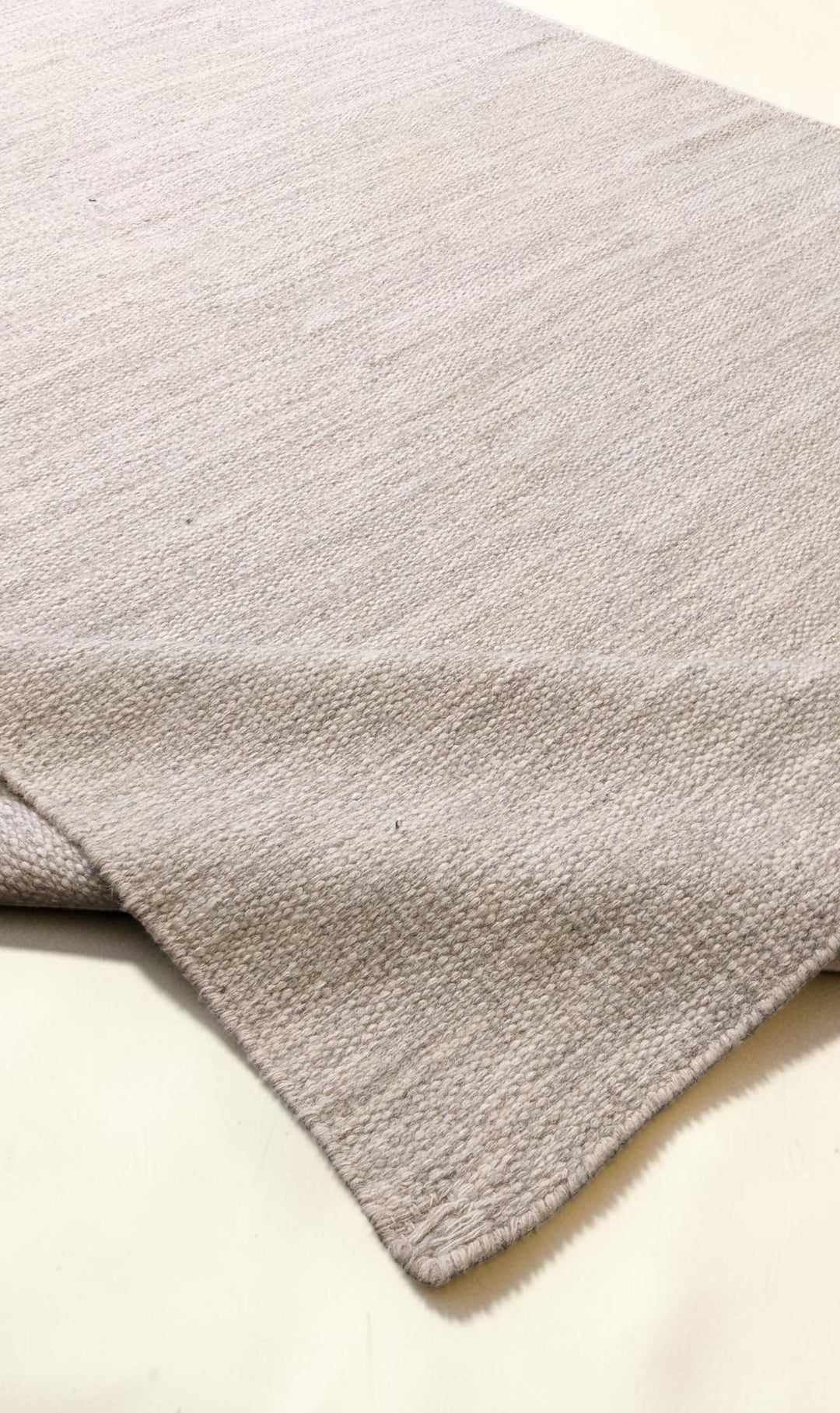 Modern Flatweave Rug - Size: 7.6 x 5.3