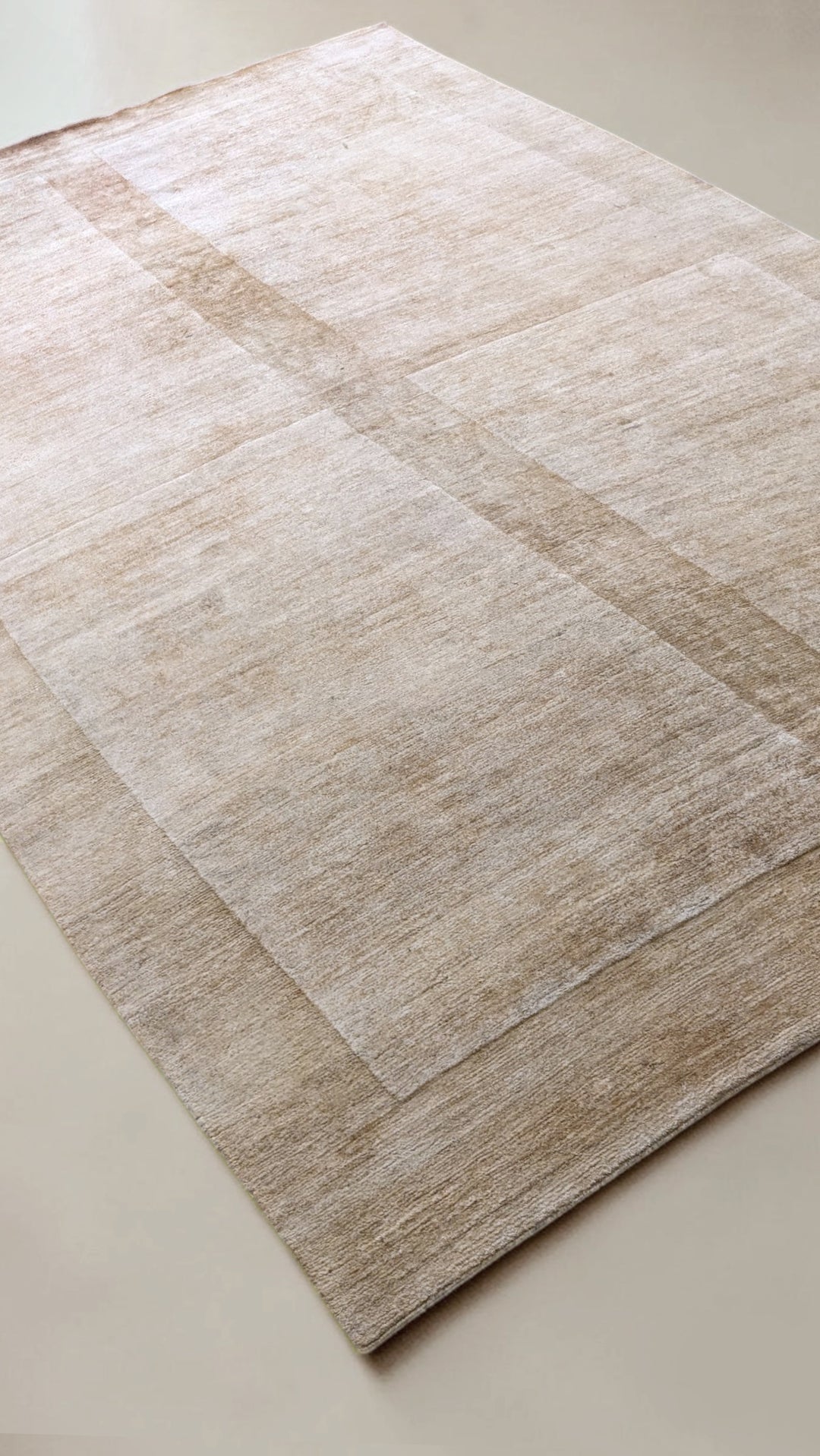 Gabbeh Modern Rug - Size: 9.7 x 6.10
