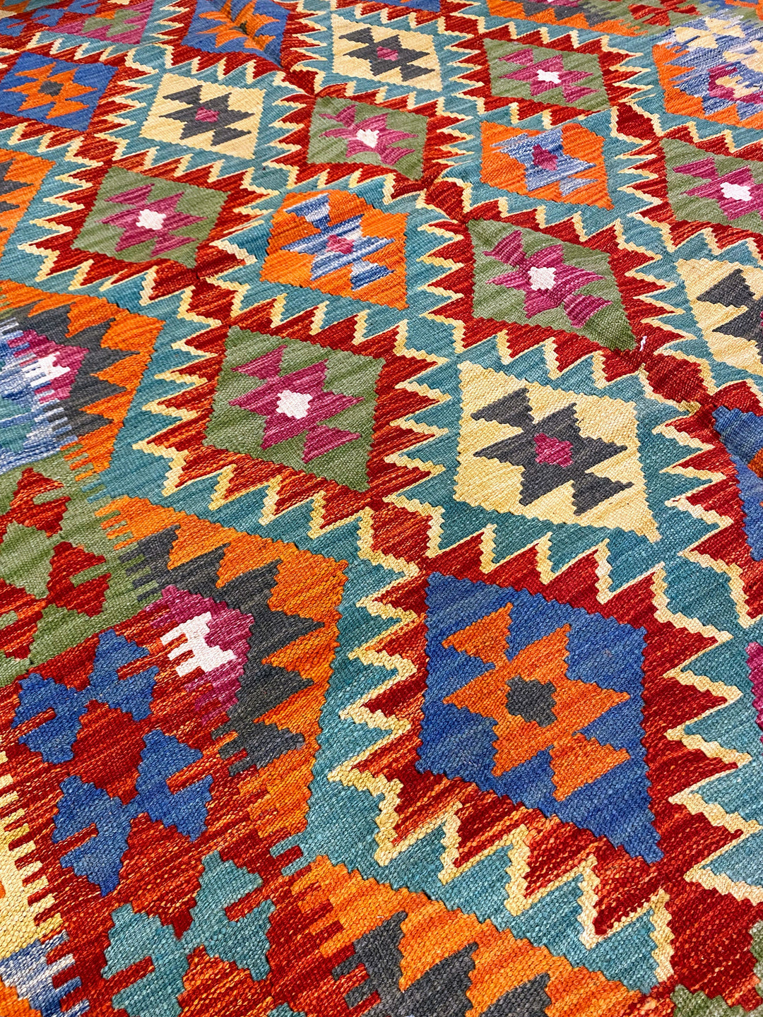 Illiyeen - Size: 6.5 x 5 - Imam Carpet Co