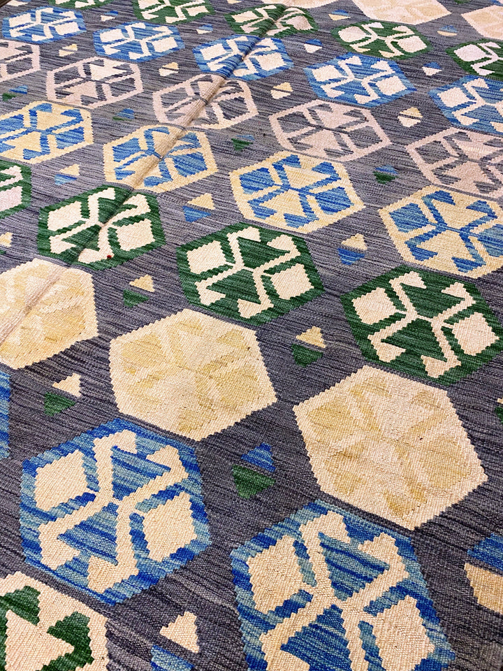 Esin - Size: 8.11 x 5.10 - Imam Carpet Co