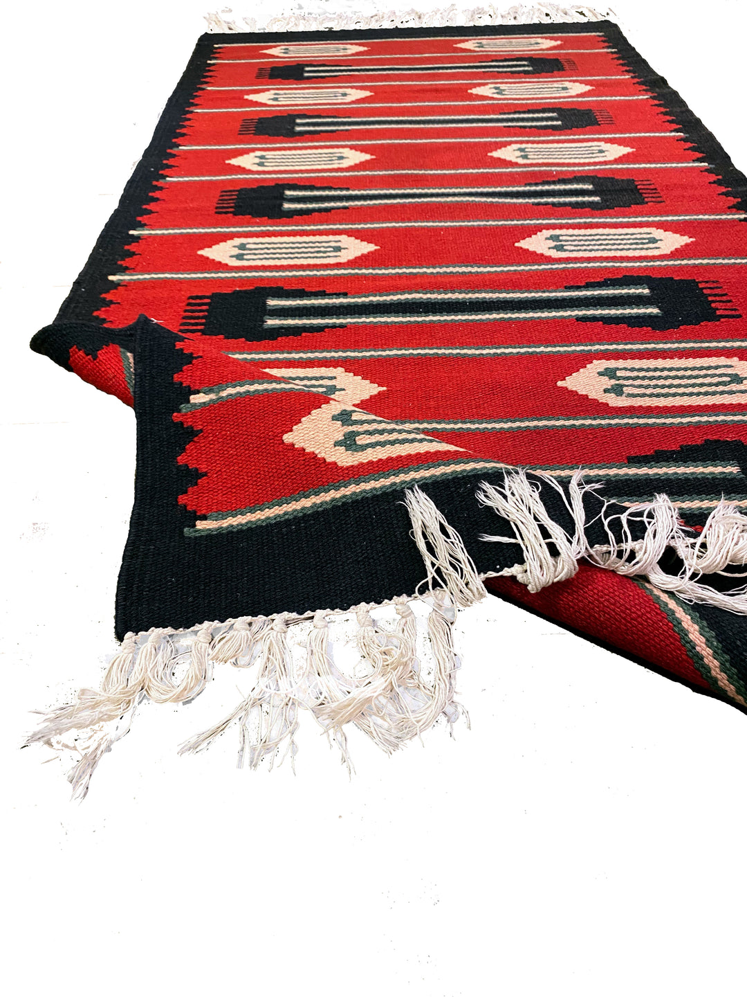 Betez - Size: 4.7 x 2.3 - Imam Carpet Co