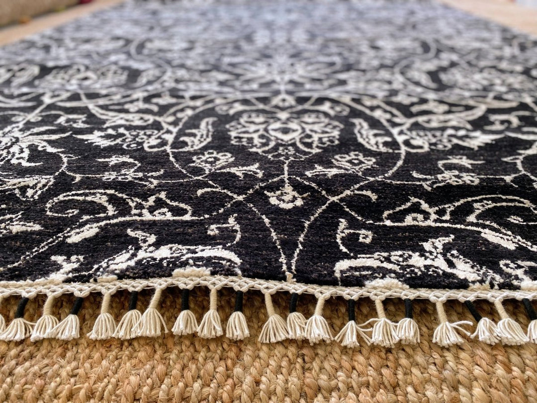 Black & White Floral Rug - Size: 8.11 x 6 - Imam Carpets Online Store