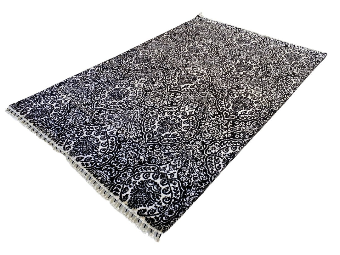 Black Wrought Trellis Silk Rug - Size: 9.5 x 5.11 - Imam Carpets - Online Shop