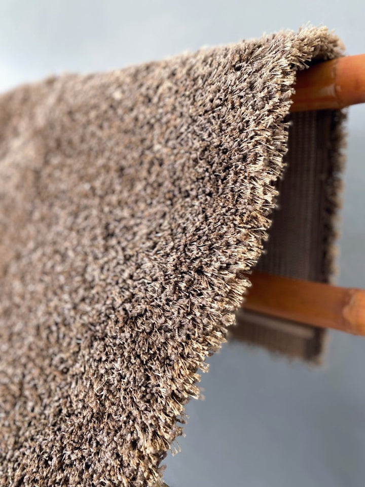 Brown Medium Pile Shaggy - Size: 5.5 x 7.6 - Imam Carpet Co. Home