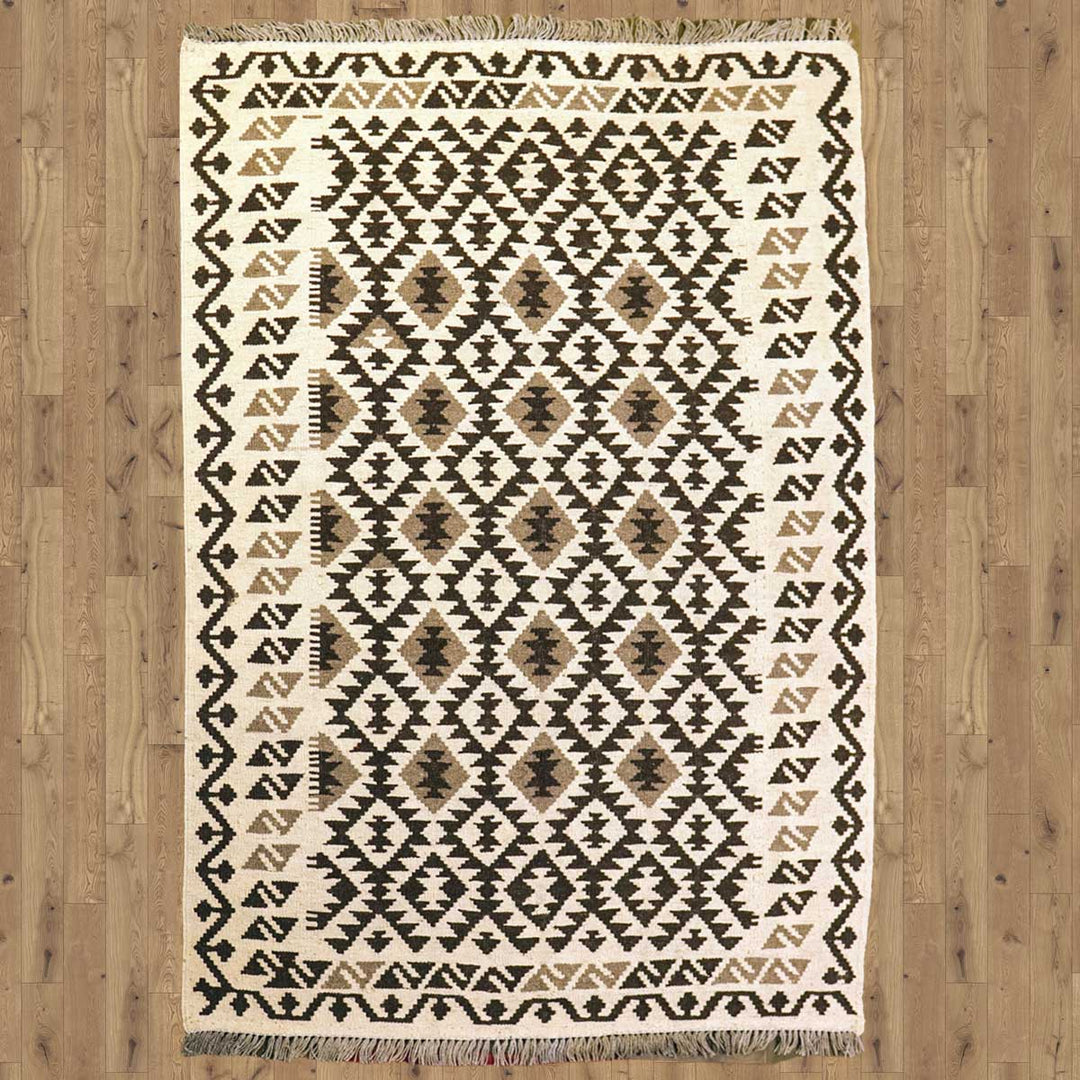 Neutral Bohemian Kilim - Size: 5.10 x 4.1 - Imam Carpets - Online Shop