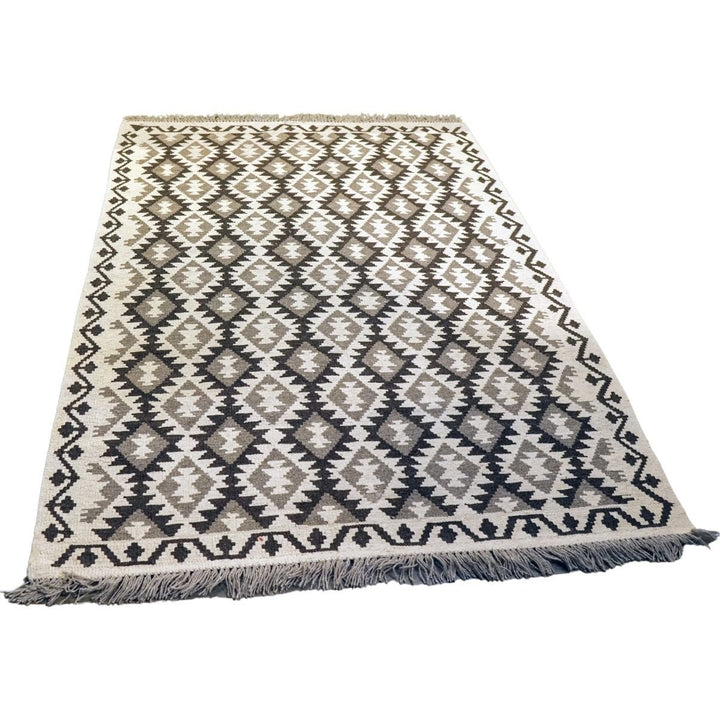 Neutral Bohemian Kilim - Size: 5.10 x 4.3 - Imam Carpets - Online Shop