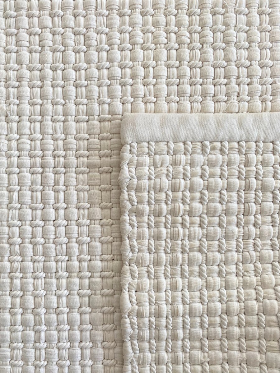 Plain White - Size: 5.6 x 3.8 - Imam Carpets Online Store